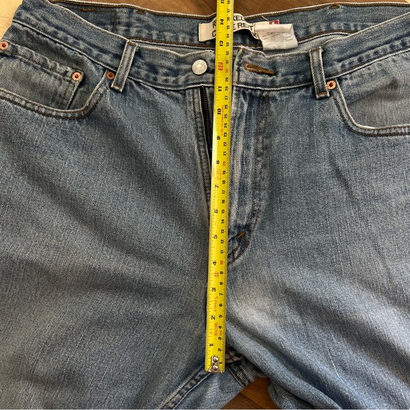 Vintage Levi’s Relaxed Fit (Estimated Size 16) - Picture 3 of 8